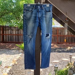EUC - Levi's | Distressed Boot Cut Jeans W32 L30